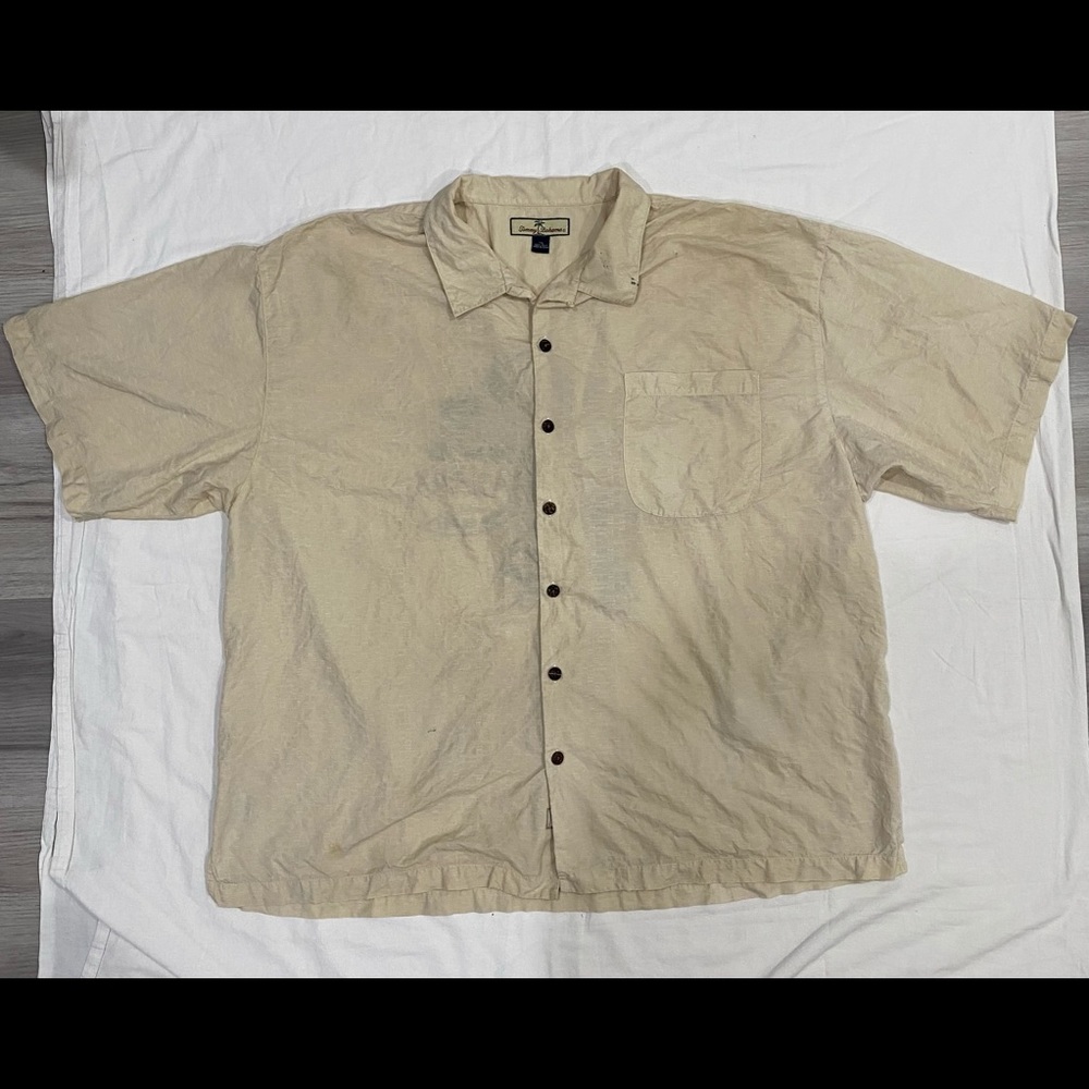 Tommy Bahama 100% Silk 2004 Holiday Survival Kit Short Sleeve Hawaiian Shirt